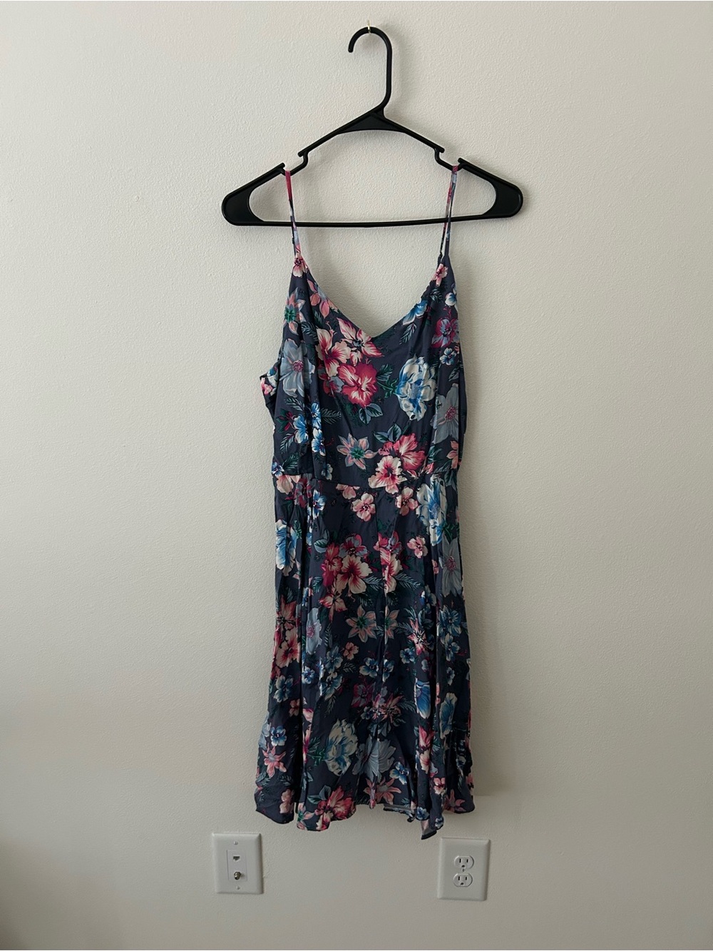 Floral V-Neck Spaghetti Strap Dress in Navy